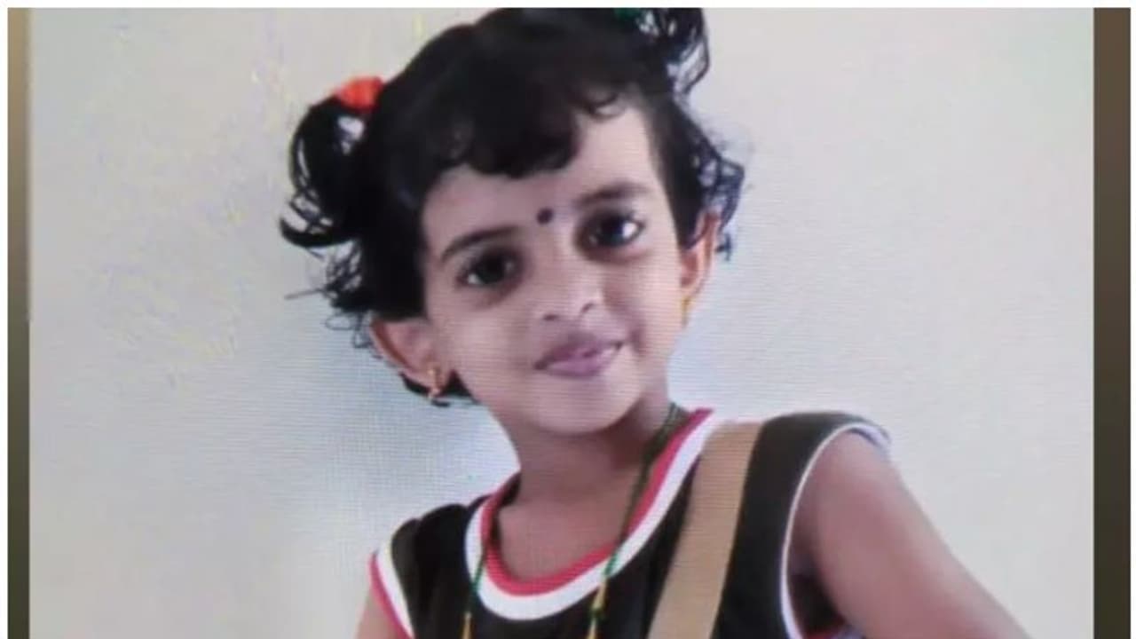 നിര്മ്മാണം നടക്കുന്ന സെപ്റ്റിക് ടാങ്കില് വീണ് നാലുവയസുകാരി മരിച്ചു നിര്മ്മാണം നടക്കുന്ന സെപ്റ്റിക് ടാങ്കില് വീണ് നാലുവയസുകാരി മരിച്ചു