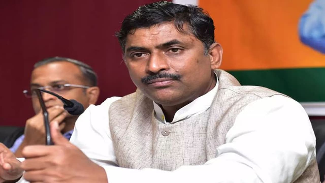 MP BJP प्रभारी Muralidhar Rao के बयान से बवाल, बोले ब्राह्मण बनिया मेरी जेबों में रहते, कांग्रेस ने ये पूछा