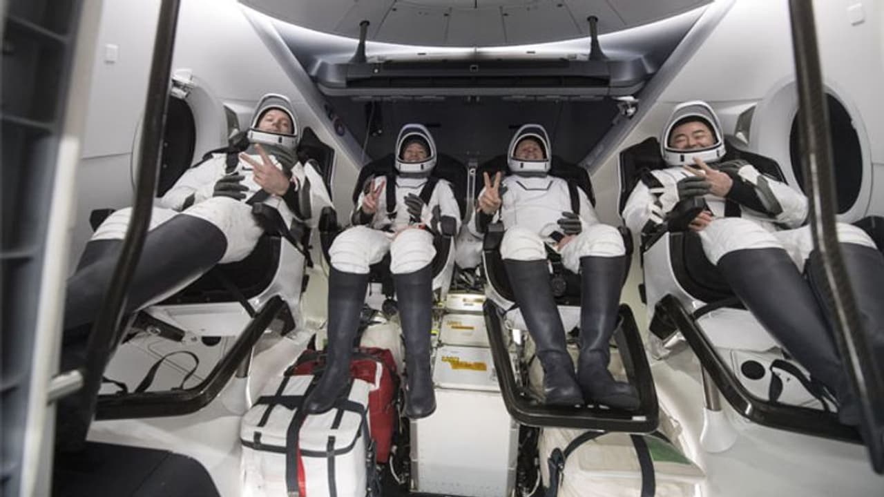 NASA space mission: 200 दिनों का मिशन पूरा करके पृथ्वी पर लौटे 4 एस्ट्रोनोट्स, खराब मौसम के कारण लेट हुई वापस