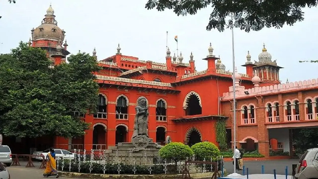 ஆர்டர்லிகளை வைத்திருக்கும் அதிகாரிகள் மீது நடவடிக்கை… உயர்நீதிமன்றம் அதிரடி உத்தரவு!!