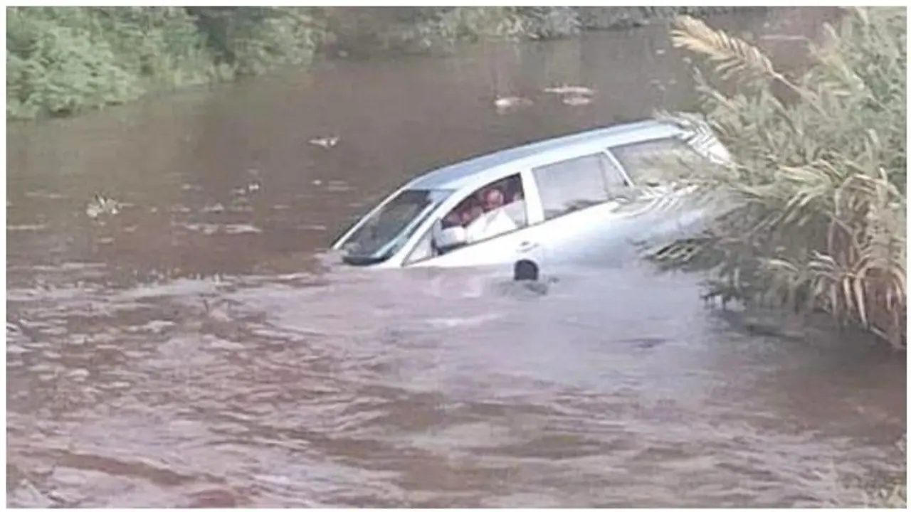 உயிருக்குப்போராடிக் கொண்டிருந்த குடும்பம்... 5 பேரை துணிச்சலாக ஒற்றை ஆளாக காப்பாற்றிய இளைஞர்..!