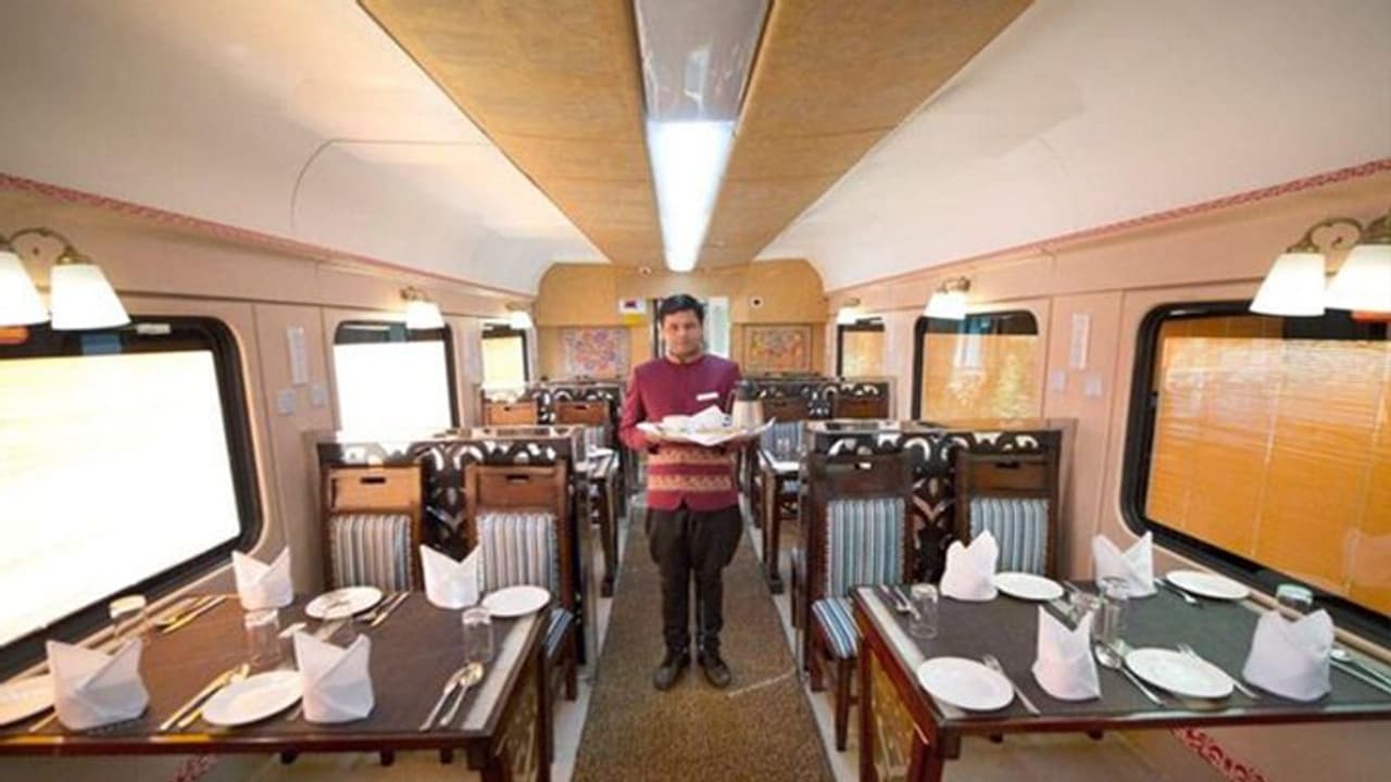 ভিতরটা অবিকল হোটেলের ডিলাক্স রুম, নেপাল ভ্রমণে বিশেষ চার্টার্ড বগির ব্যবস্থা ভারতীয় রেলের ভিতরটা অবিকল হোটেলের ডিলাক্স রুম, নেপাল ভ্রমণে বিশেষ চার্টার্ড বগির ব্যবস্থা ভারতীয় রেলের