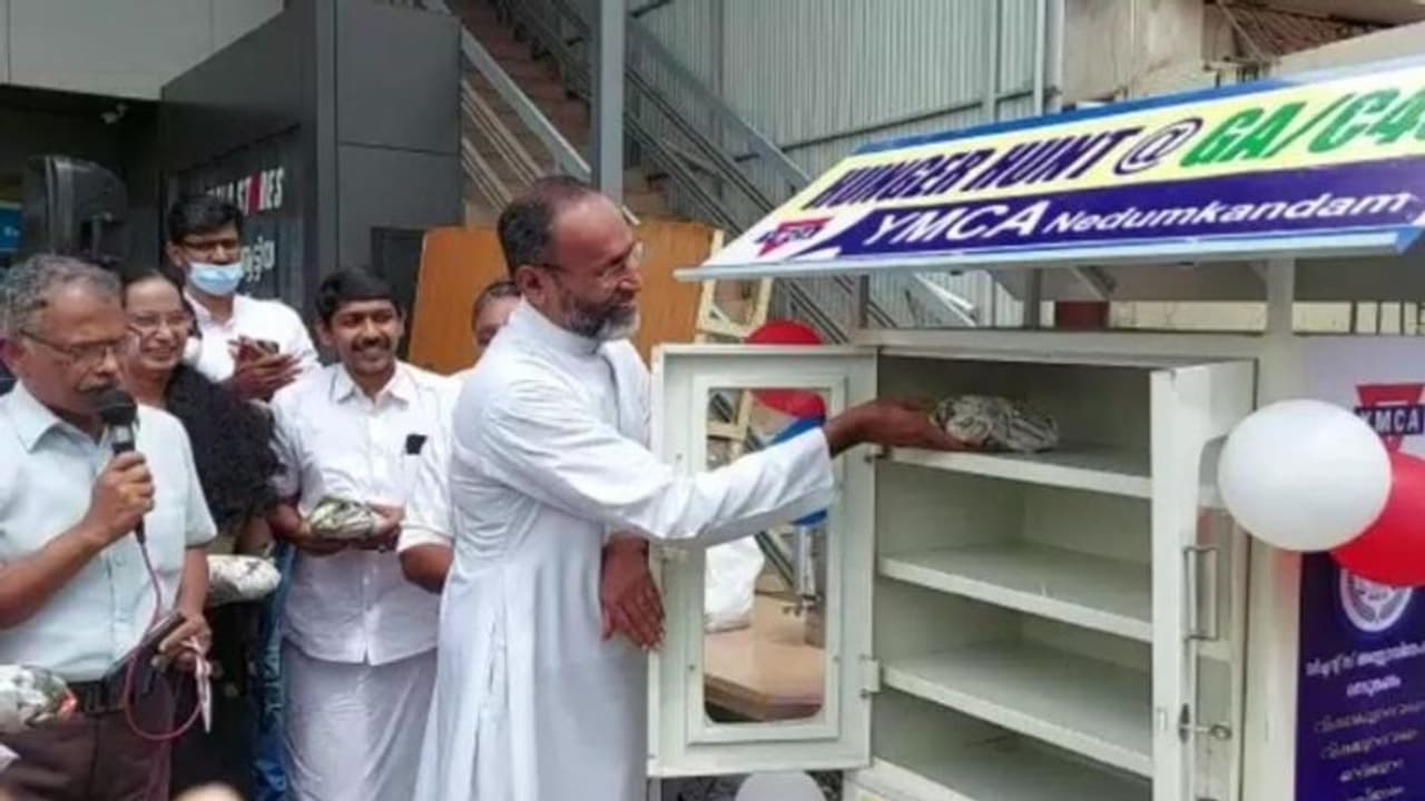 വിശക്കുന്നവർക്ക് ആഹാരം; നെടുങ്കണ്ടത്ത് സൗജന്യ ഭക്ഷണ അലമാര സ്ഥാപിച്ച് ഹങ്കേഴ്സ് ഹണ്ട്