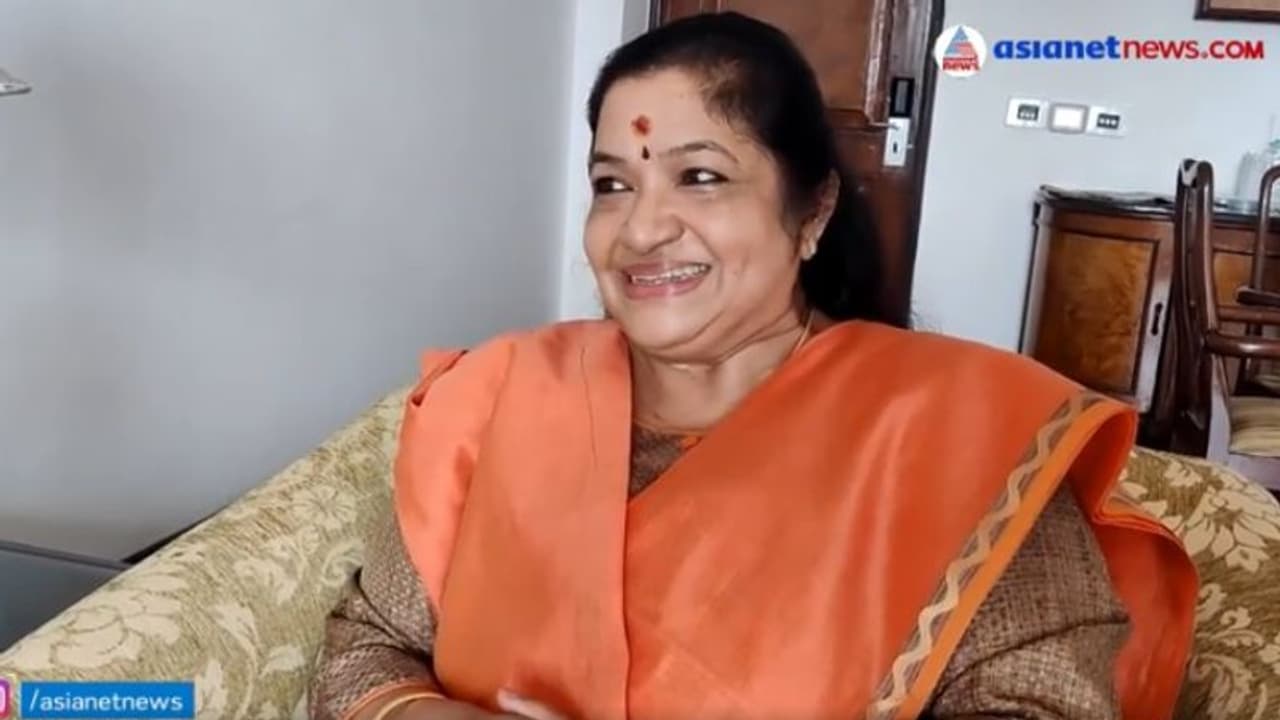 K S Chithra Padmabhushan | 'നരേന്ദ്രമോദിയെ നേരില് കണ്ടതിൽ സന്തോഷം', പദ്മ പുരസ്കാരം ഏറ്റുവാങ്ങി കെ എസ് ചിത്ര K S Chithra Padmabhushan | 'നരേന്ദ്രമോദിയെ നേരില് കണ്ടതിൽ സന്തോഷം', പദ്മ പുരസ്കാരം ഏറ്റുവാങ്ങി കെ എസ് ചിത്ര