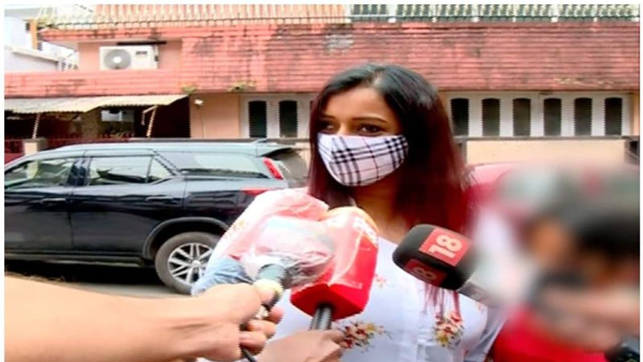 Swapna Suresh| 'മാധ്യമങ്ങളിൽ നിന്ന് ഒളിച്ചോടില്ല'; എല്ലാ സംശയങ്ങൾക്കും മറുപടി ഉണ്ടാകുമെന്ന് സ്വപ്ന സുരേഷ്