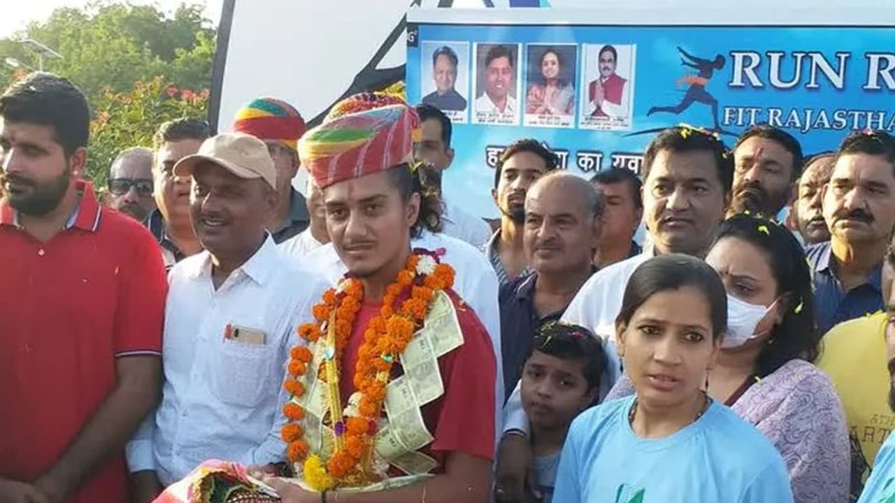 उम्र 17 साल..लेकिन कमाल विश्व रिकॉर्ड वाला, एक दिन में 100 KM दौड़ा, 40 दिन में की 4000 किमी रनिंग