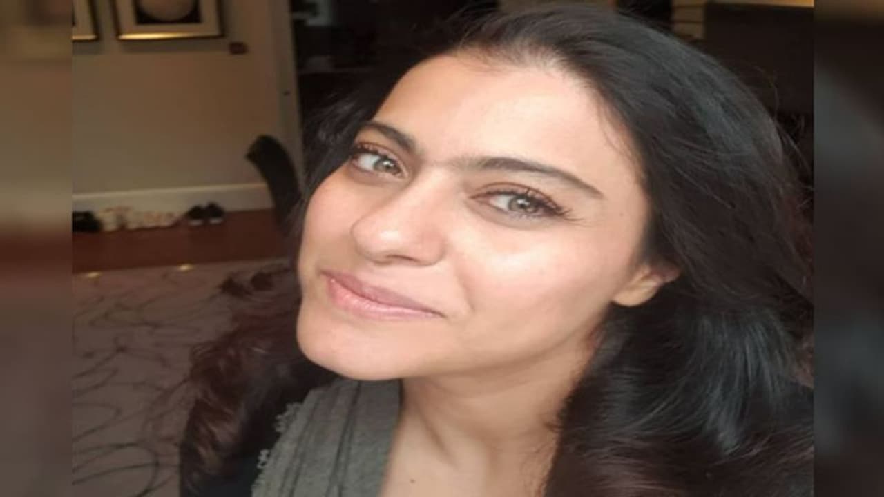 बिना मेकअप बेहद खूबसूरत नजर आईं Kajol, मोटिवेशनल कोट्स लिख फैंस को किया हैरान बिना मेकअप बेहद खूबसूरत नजर आईं Kajol, मोटिवेशनल कोट्स लिख फैंस को किया हैरान