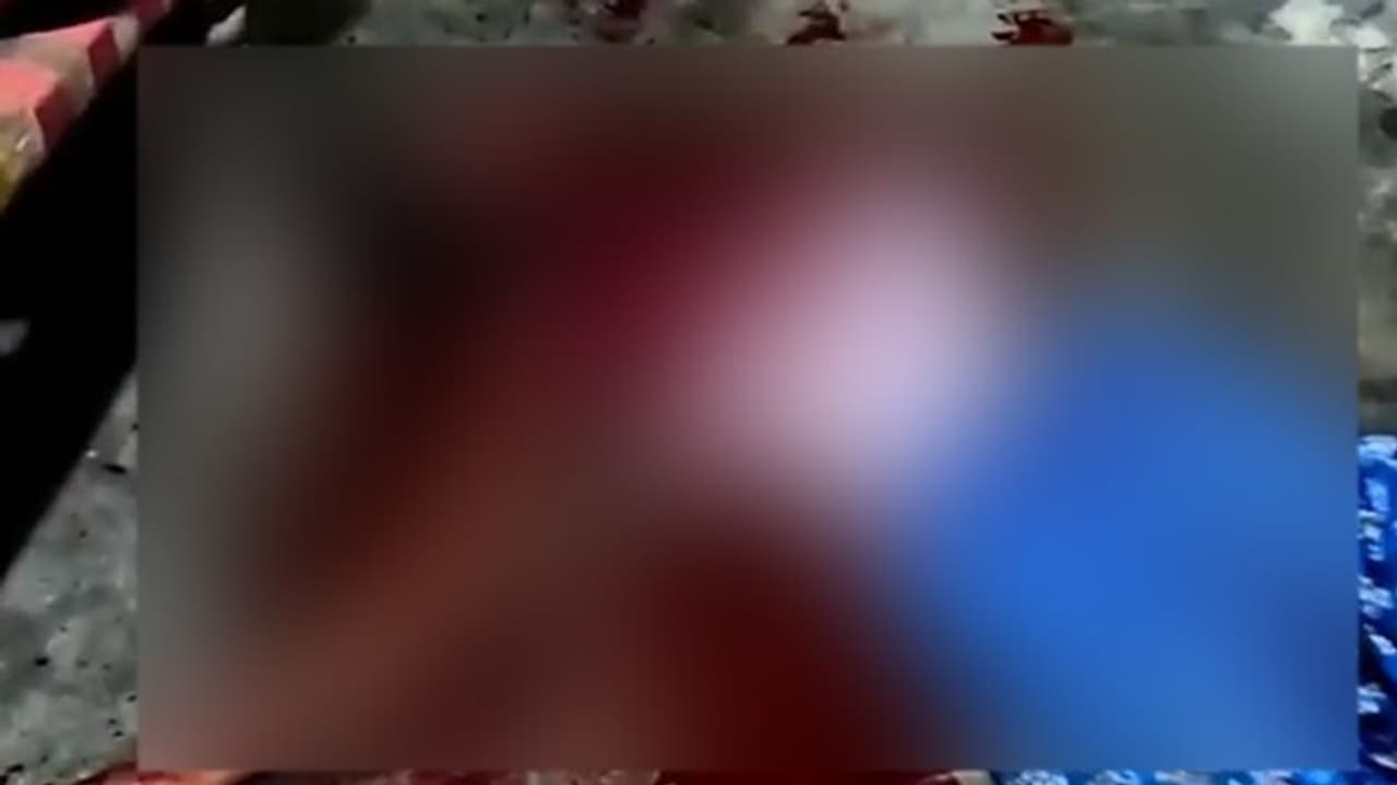 పెద్దపల్లి : ప్రేమోన్మాది ఘాతుకం.. కత్తిపీటతో ప్రియురాలి గొంతు కోసి హత్య పెద్దపల్లి : ప్రేమోన్మాది ఘాతుకం.. కత్తిపీటతో ప్రియురాలి గొంతు కోసి హత్య