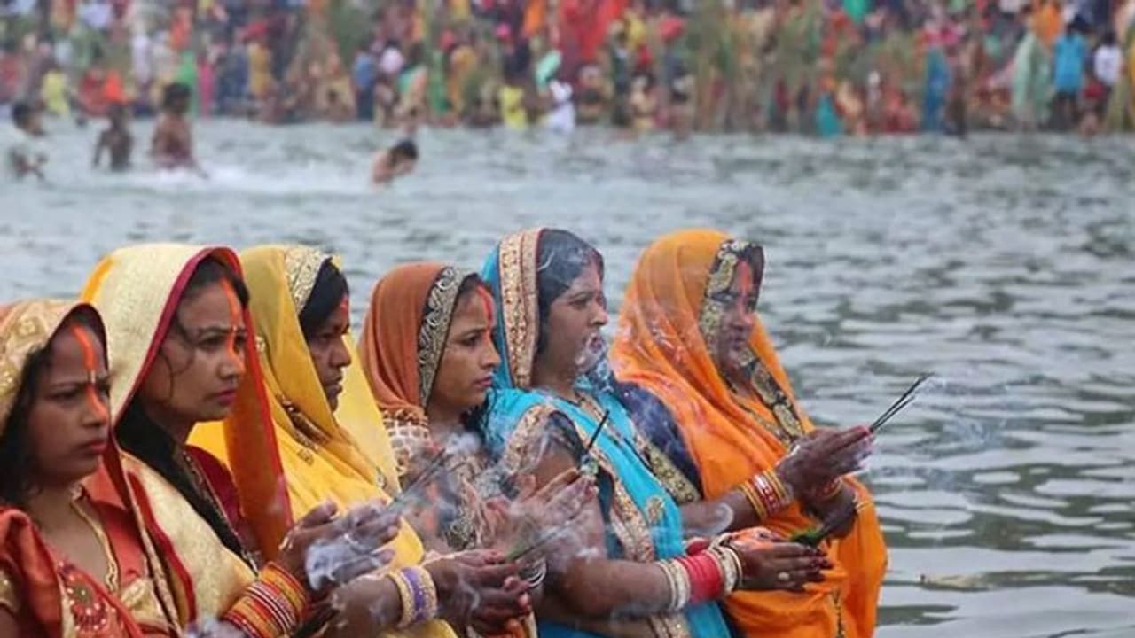 Chhath Puja 2021: जानिए दिल्ली, नोएडा और गाजियाबाद की तैयारी, पुलिस ने दिल्ली एनसीआर में ये इंतजाम किए Chhath Puja 2021: जानिए दिल्ली, नोएडा और गाजियाबाद की तैयारी, पुलिस ने दिल्ली एनसीआर में ये इंतजाम किए