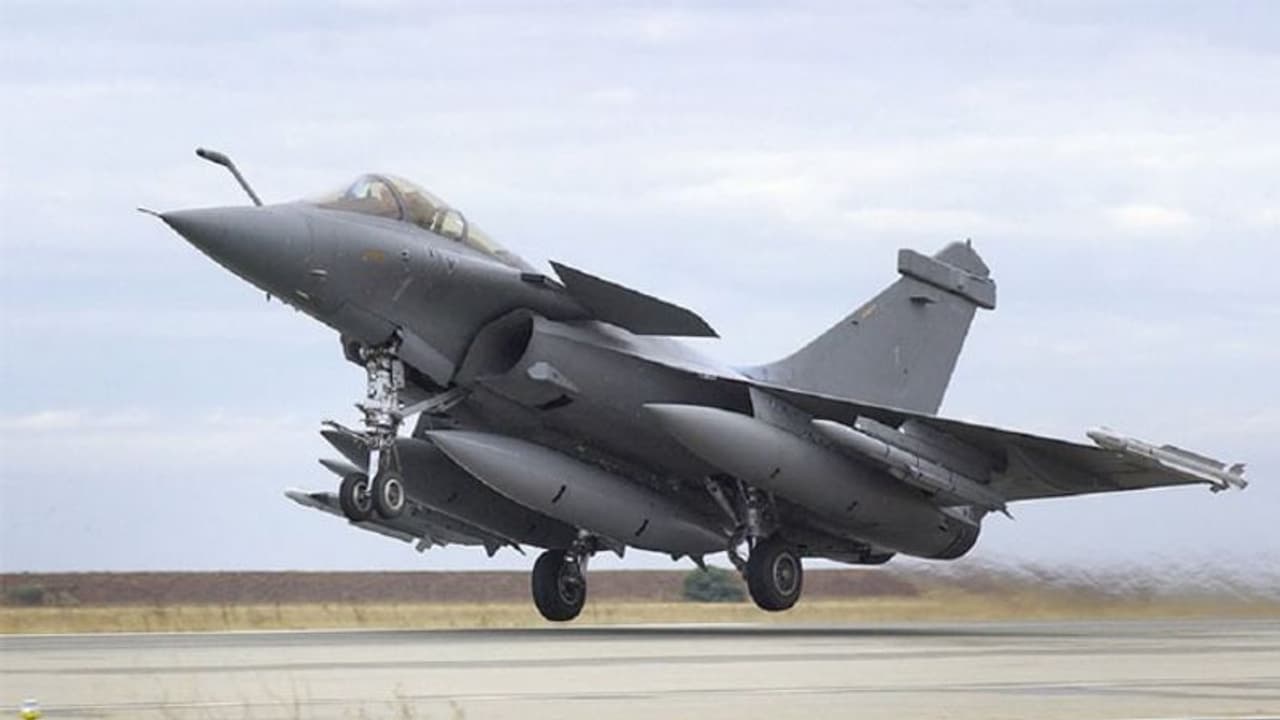 Rafael Deal: फ्रेंच पोर्टल की रिपोर्ट के बाद फिर कांग्रेस V/s भाजपा, सोशल मीडिया पर भी ट्रेंड में आया मुद्दा Rafael Deal: फ्रेंच पोर्टल की रिपोर्ट के बाद फिर कांग्रेस V/s भाजपा, सोशल मीडिया पर भी ट्रेंड में आया मुद्दा