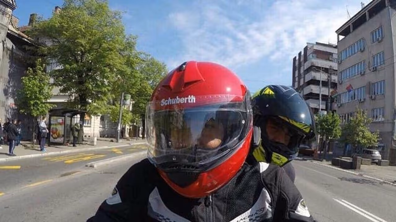 Valimai Glimpse : கெத்துக்காட்டிய வலிமை..அனல் பறக்கும் Glimpse.. 1 மில்லியன் லைக்ஸ்.. Valimai Glimpse : கெத்துக்காட்டிய வலிமை..அனல் பறக்கும் Glimpse.. 1 மில்லியன் லைக்ஸ்..