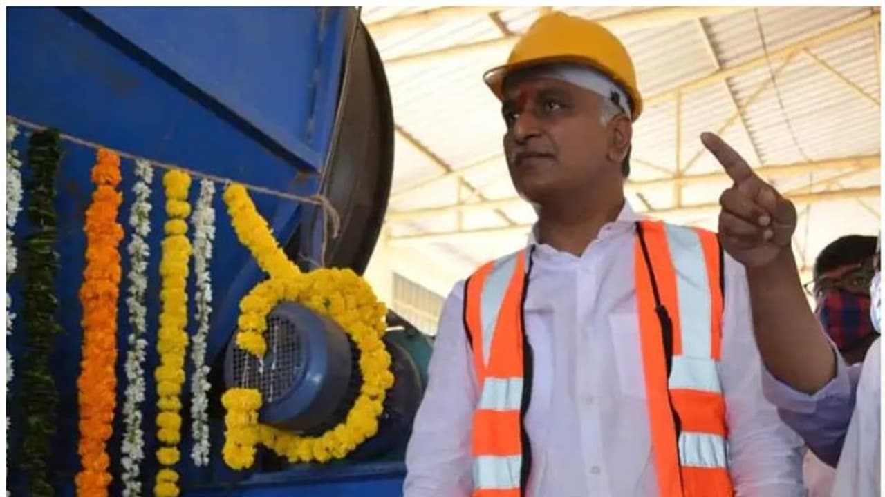 జాతీయ స్థాయిలో మెరిసిన సిద్దిపేట.. స్వచ్ఛ సర్వేక్షణ్ అవార్డు కైవసం.. మంత్రి హరీష్ రావు అభినందనలు జాతీయ స్థాయిలో మెరిసిన సిద్దిపేట.. స్వచ్ఛ సర్వేక్షణ్ అవార్డు కైవసం.. మంత్రి హరీష్ రావు అభినందనలు