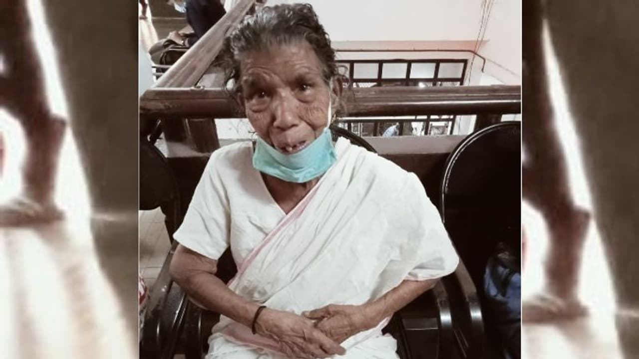 ബന്ധുക്കളെ കാണാനിറങ്ങിയ വൃദ്ധ വഴി മറന്നെത്തിയത് കലക്ട്രേറ്റില്‍; കലക്ടറുടെ ഇടപെടലില്‍ സുരക്ഷിതമായി വീടണഞ്ഞു