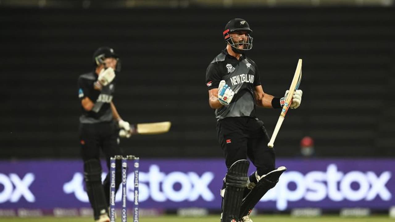 டேரைல் மிட்செல் அதிரடி அரைசதம்.. அரையிறுதியில் இங்கிலாந்தை வீழ்த்தி ஃபைனலுக்கு முன்னேறியது நியூசிலாந்து டேரைல் மிட்செல் அதிரடி அரைசதம்.. அரையிறுதியில் இங்கிலாந்தை வீழ்த்தி ஃபைனலுக்கு முன்னேறியது நியூசிலாந்து