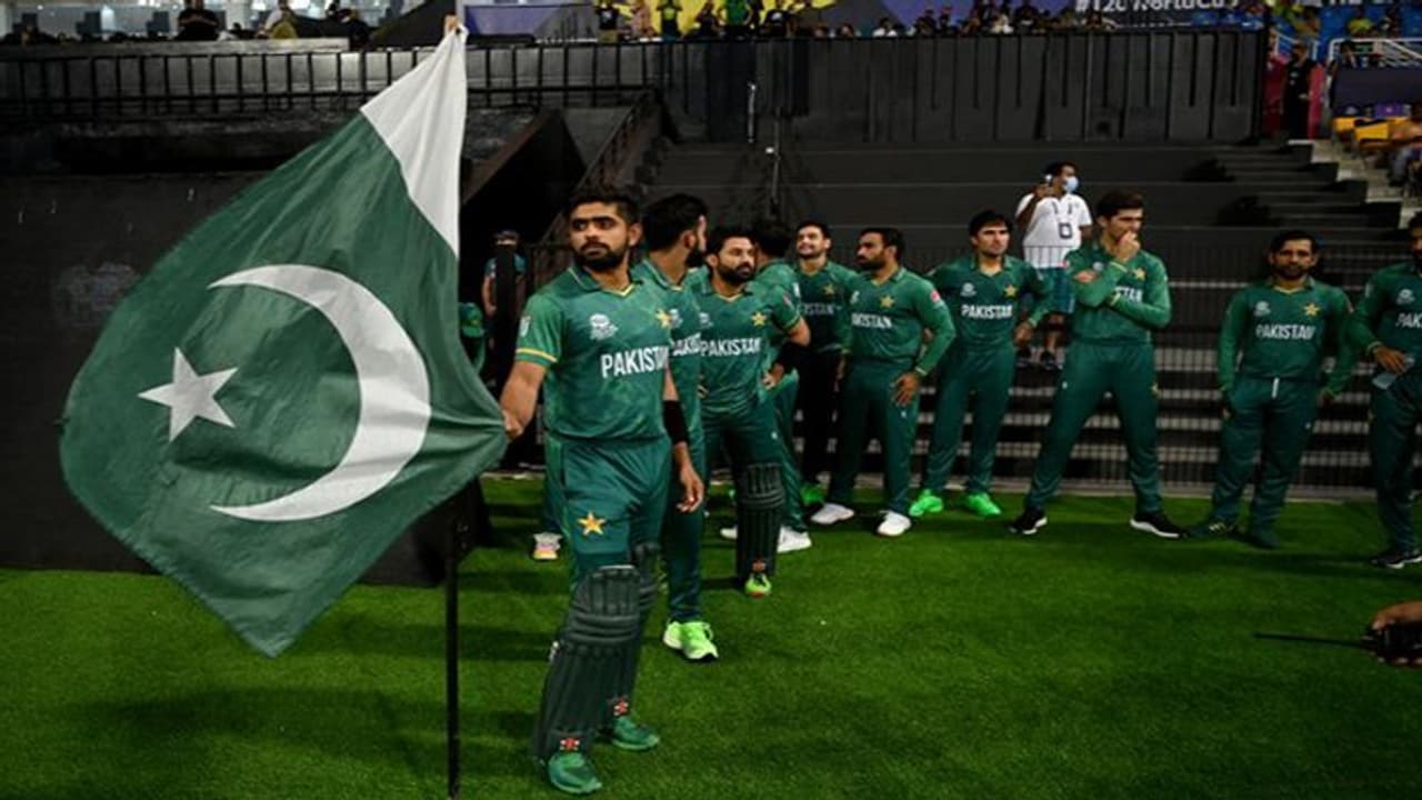 PAK vs AUS, T20 World Cup : सेमीफायनल से पहले पाकिस्तान को बड़ा झटका, Rizwan Shoaib Malik का हुआ Covid Test PAK vs AUS, T20 World Cup : सेमीफायनल से पहले पाकिस्तान को बड़ा झटका, Rizwan Shoaib Malik का हुआ Covid Test
