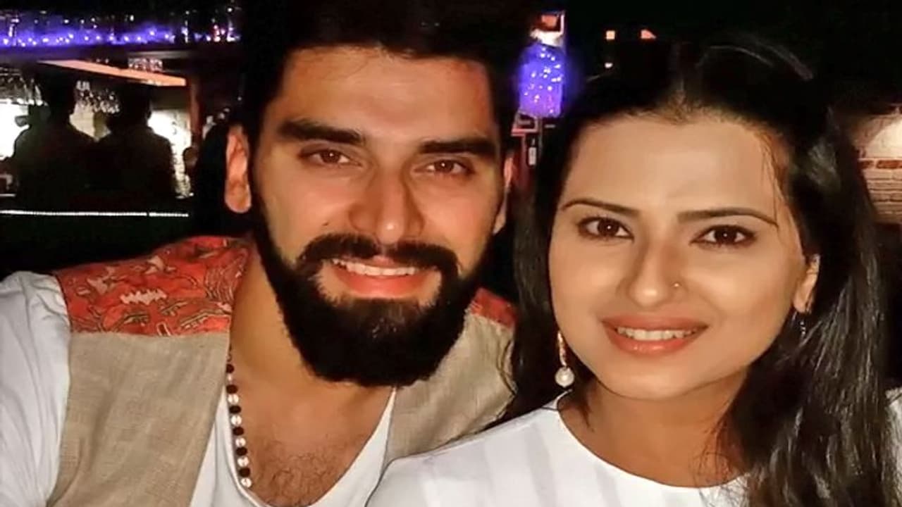 दादा बनने वाले हैं Mahabharat के 'कर्ण', बहू Kratika Sengar 2022 में देंगी अपने पहले बच्चे को जन्म दादा बनने वाले हैं Mahabharat के 'कर्ण', बहू Kratika Sengar 2022 में देंगी अपने पहले बच्चे को जन्म