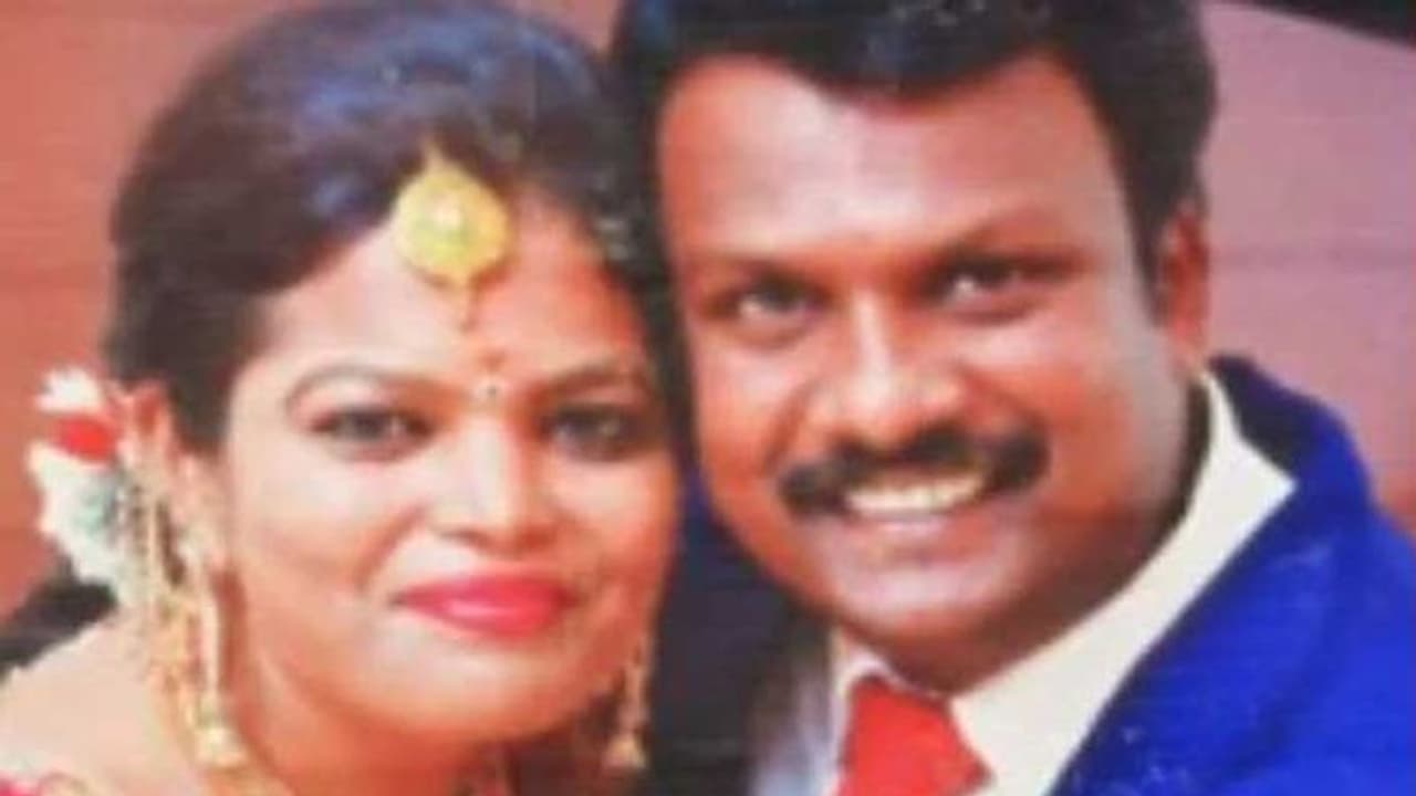 வரதட்சணை கேட்டு அடித்து கொடுமைப்படுத்திய மருத்துவ கணவர்.. எலி மருந்து குடித்து அரசு பெண் மருத்துவர் தற்கொலை.! வரதட்சணை கேட்டு அடித்து கொடுமைப்படுத்திய மருத்துவ கணவர்.. எலி மருந்து குடித்து அரசு பெண் மருத்துவர் தற்கொலை.!