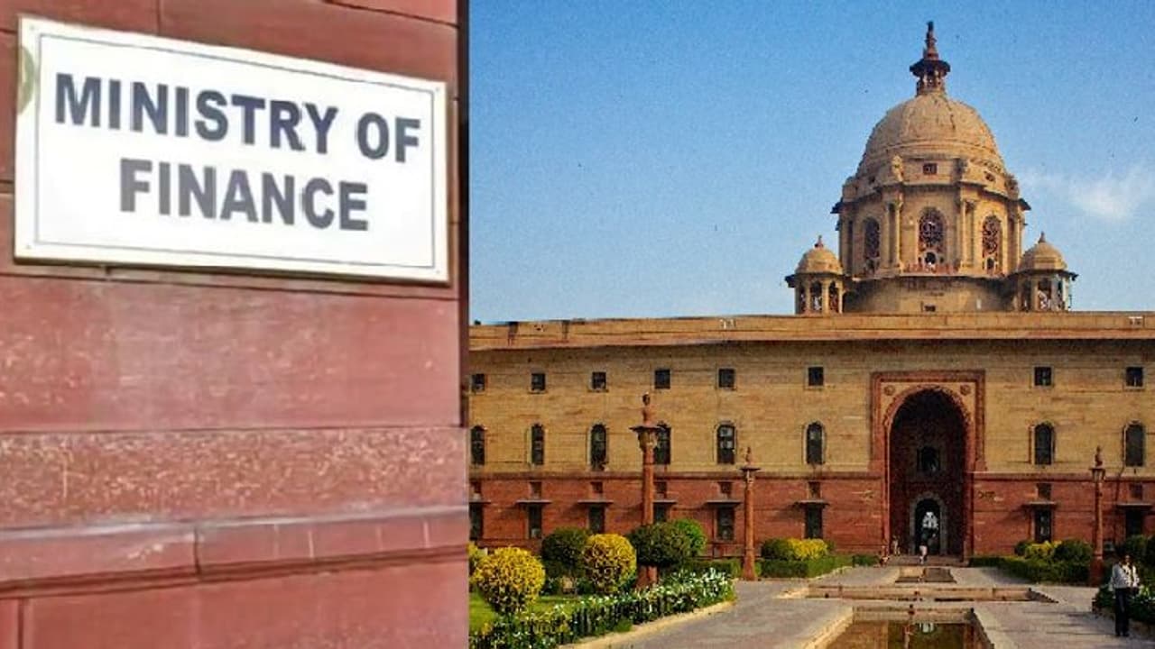 Covid 19 : बजट सत्र से पहले वित्त मंत्रालय के अहम विभाग के कई कर्मचारी कोविड पॉजिटिव, जारी हुई नई गाइडलाइन Covid 19 : बजट सत्र से पहले वित्त मंत्रालय के अहम विभाग के कई कर्मचारी कोविड पॉजिटिव, जारी हुई नई गाइडलाइन