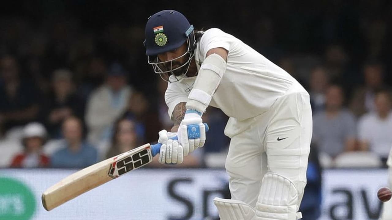 देश का पहला क्रिकेटर जिसने Corona Vaccine लगवाने से किया इनकार, टीम से बाहर होने का नुकसान भी झेला देश का पहला क्रिकेटर जिसने Corona Vaccine लगवाने से किया इनकार, टीम से बाहर होने का नुकसान भी झेला