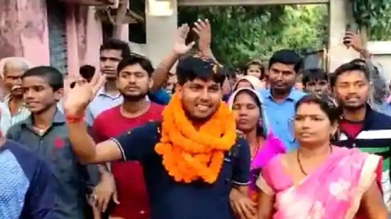 कल तक पिता के साथ बेचते थे पान, अब BPSC में मिली 278वीं रैंक, जानिए BDO अरविंद कुमार की सफलता के बारें में.. कल तक पिता के साथ बेचते थे पान, अब BPSC में मिली 278वीं रैंक, जानिए BDO अरविंद कुमार की सफलता के बारें में..