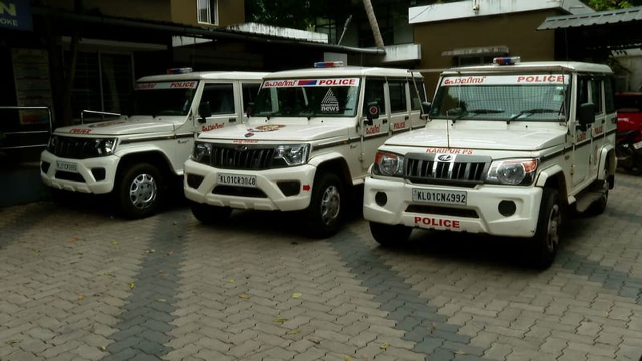 വിദേശത്തേക്ക് പോകേണ്ടവ‍ർക്കുള്ള ക്ലിയറൻസ് സ‍ർട്ടിഫിക്കറ്റ് ഇനി പൊലീസ് സ്റ്റേഷനുകളിൽ നിന്നും ലഭിക്കില്ല