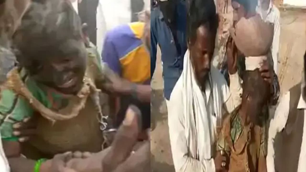 प्यार की ऐसी सजा : प्रेमी के साथ भागी नाबालिग, समाज ने सिर मुंडवाया, चेहरे पर कालिख पोती, फिर गांव में घुमाया प्यार की ऐसी सजा : प्रेमी के साथ भागी नाबालिग, समाज ने सिर मुंडवाया, चेहरे पर कालिख पोती, फिर गांव में घुमाया