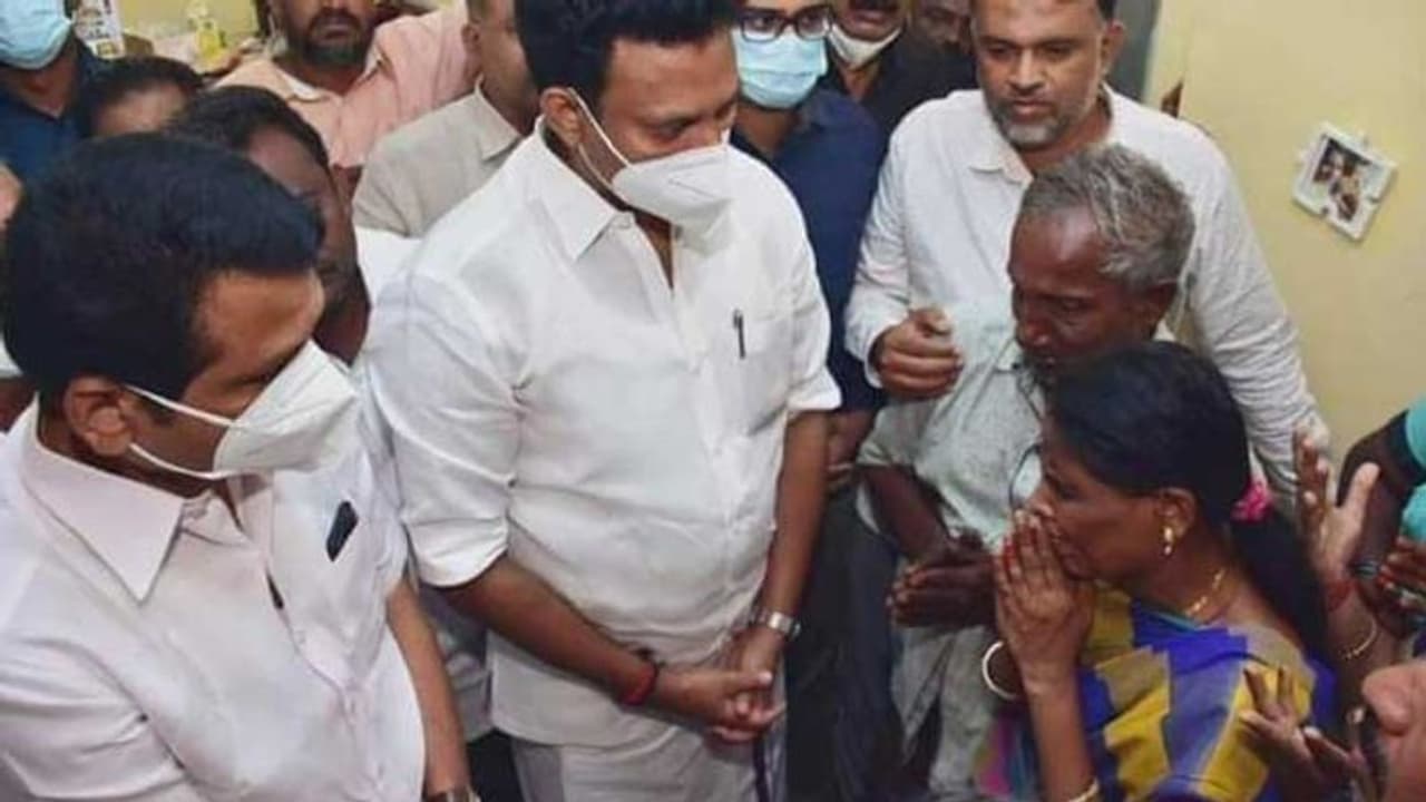 justiceforpontharani எனது சொந்த மகளுக்கு ஏற்பட்டது போல வலியை தருகிறது.. அமைச்சர் அன்பில் மகேஷ் பொய்யாமொழி.! justiceforpontharani எனது சொந்த மகளுக்கு ஏற்பட்டது போல வலியை தருகிறது.. அமைச்சர் அன்பில் மகேஷ் பொய்யாமொழி.!