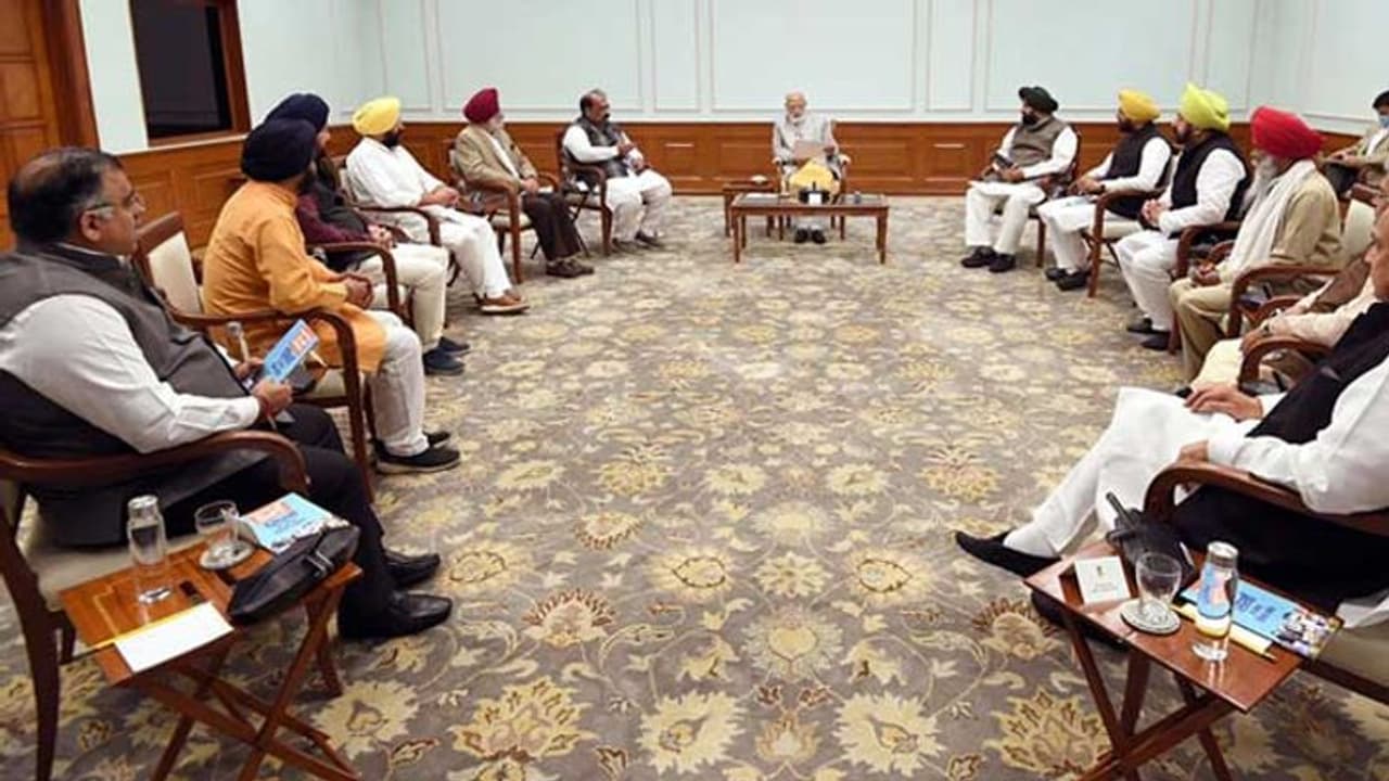 சட்டப்பேரவை தேர்தல்.. பிரதமர் மோடியுடன் பஞ்சாப் மாநில பாஜக தலைவர்கள் தீவிர ஆலோசனை..! சட்டப்பேரவை தேர்தல்.. பிரதமர் மோடியுடன் பஞ்சாப் மாநில பாஜக தலைவர்கள் தீவிர ஆலோசனை..!