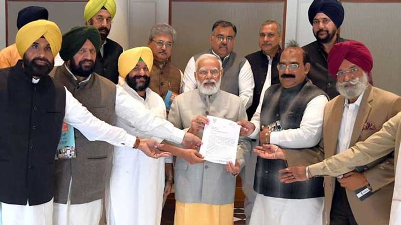 Kartarpur Sahib Corridor ತೆರೆಯಲು ಮೋದಿ ಭೇಟಿಯಾದ ಬಿಜೆಪಿ ನಿಯೋಗ! Kartarpur Sahib Corridor ತೆರೆಯಲು ಮೋದಿ ಭೇಟಿಯಾದ ಬಿಜೆಪಿ ನಿಯೋಗ!