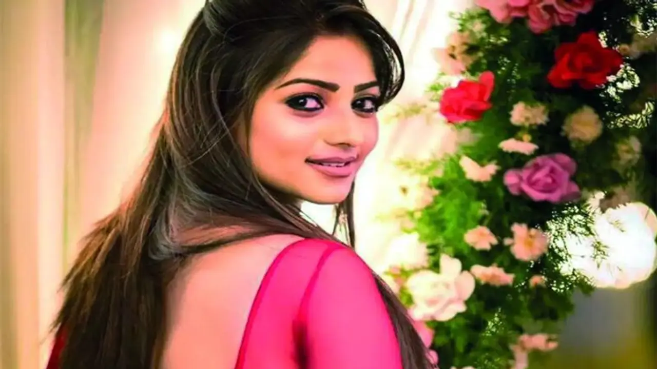 सुहागरात पर क्या किया था? फर्स्ट नाइट की बात छेड़ विवादों में फंसी ये एक्ट्रेस; लोगों ने की बैन करने की मांग