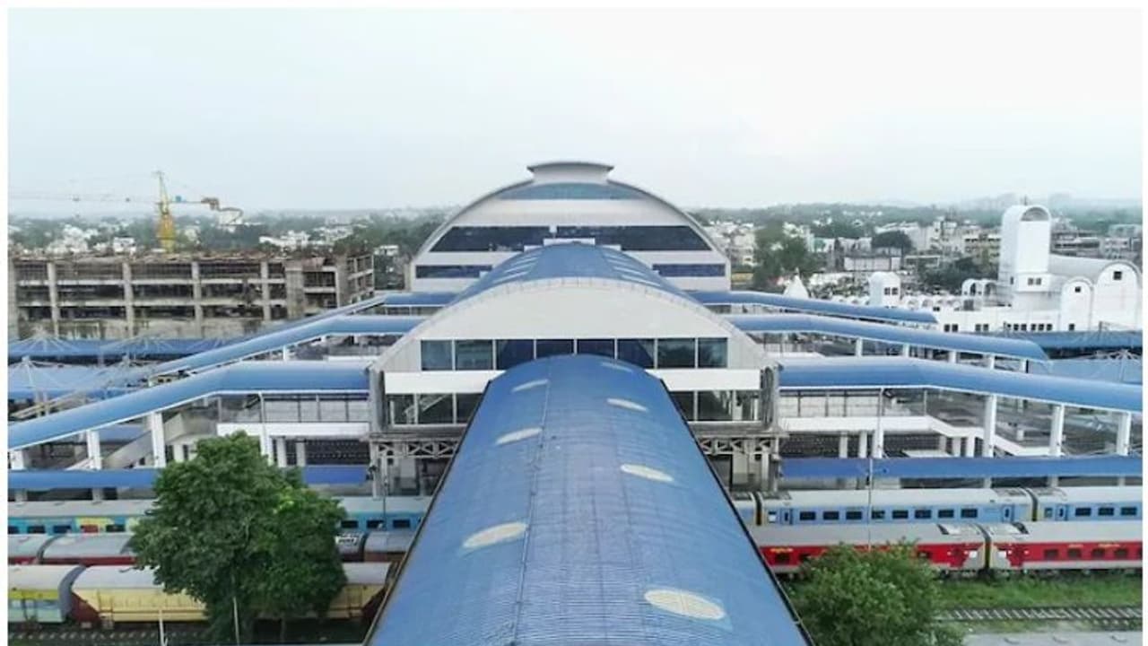 PM Modi| 'അത്യാധുനിക സൗകര്യം'; റാണി കമലാപതി റെയില്‍വേ സ്റ്റേഷന്‍ പ്രധാനമന്ത്രി ഉദ്ഘാടനം ചെയ്തു