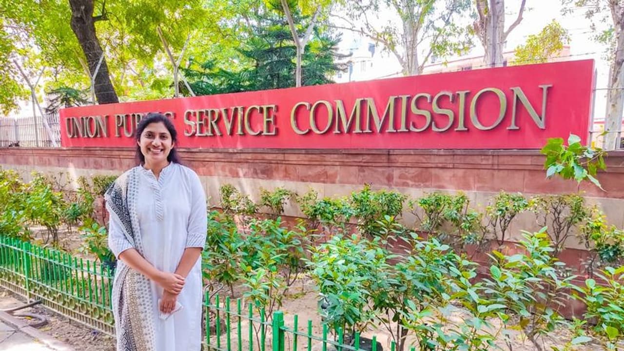 UPSC Success Story 2020: पढ़कर क्या करोगी शादी ही करनाी है, ऐसी मुश्किलों के बीच अब IAS बनेगी सदफ