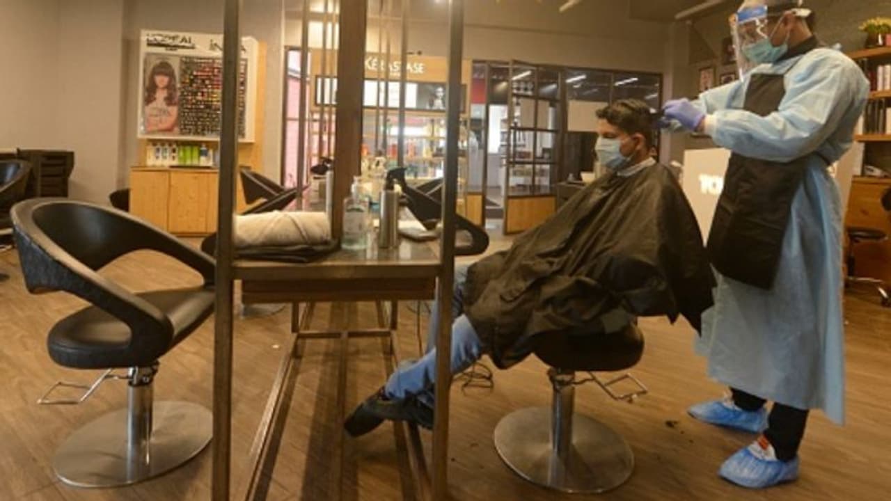 എതിര്ലിംഗത്തിലുള്ളവരെ മസാജ് ചെയ്യാന് അനുമതിയില്ല, പാര്ലര് നടത്തിപ്പില് വലിയ മാറ്റങ്ങളുമായി ഗുവാഹത്തി എതിര്ലിംഗത്തിലുള്ളവരെ മസാജ് ചെയ്യാന് അനുമതിയില്ല, പാര്ലര് നടത്തിപ്പില് വലിയ മാറ്റങ്ങളുമായി ഗുവാഹത്തി