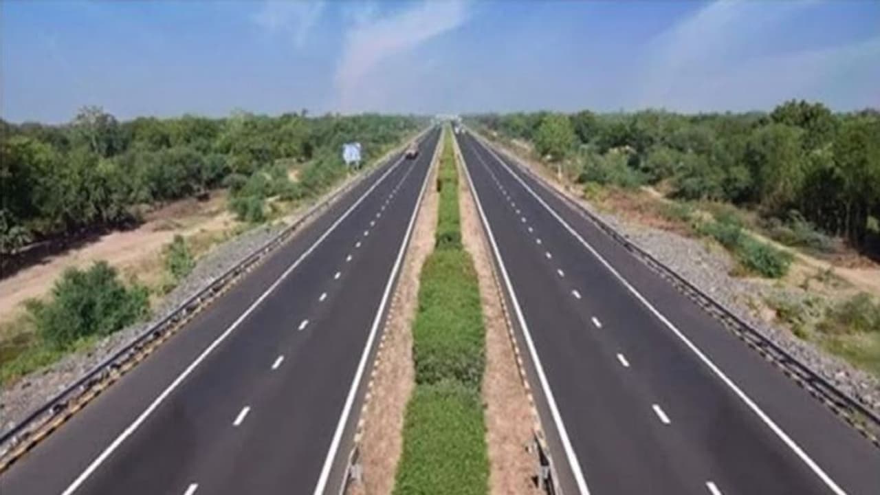 National Highway Projects : ಕರ್ನಾಟಕ ತೆಲಂಗಾಣ ನಡುವಿನ 6 ಪಥದ ಹೆದ್ದಾರಿಗೆ ಒಪ್ಪಿಗೆ! National Highway Projects : ಕರ್ನಾಟಕ ತೆಲಂಗಾಣ ನಡುವಿನ 6 ಪಥದ ಹೆದ್ದಾರಿಗೆ ಒಪ್ಪಿಗೆ!