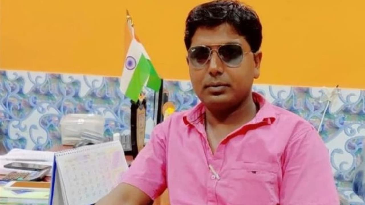 Murshidabad Fraud যুবকের প্রেমের ফাঁদে সর্বস্বান্ত একাধিক মহিলা, মোটা টাকা লুঠ Murshidabad Fraud যুবকের প্রেমের ফাঁদে সর্বস্বান্ত একাধিক মহিলা, মোটা টাকা লুঠ