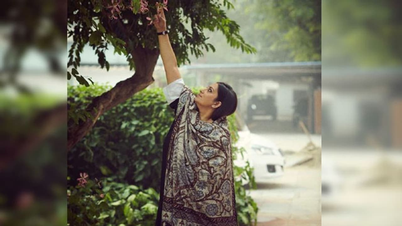 Smriti Irani ने कुछ इस अंदाज में दे डाली एक बहुत बड़ी सीख, इन 2 हीरोइनों ने की जमकर तारीफ Smriti Irani ने कुछ इस अंदाज में दे डाली एक बहुत बड़ी सीख, इन 2 हीरोइनों ने की जमकर तारीफ