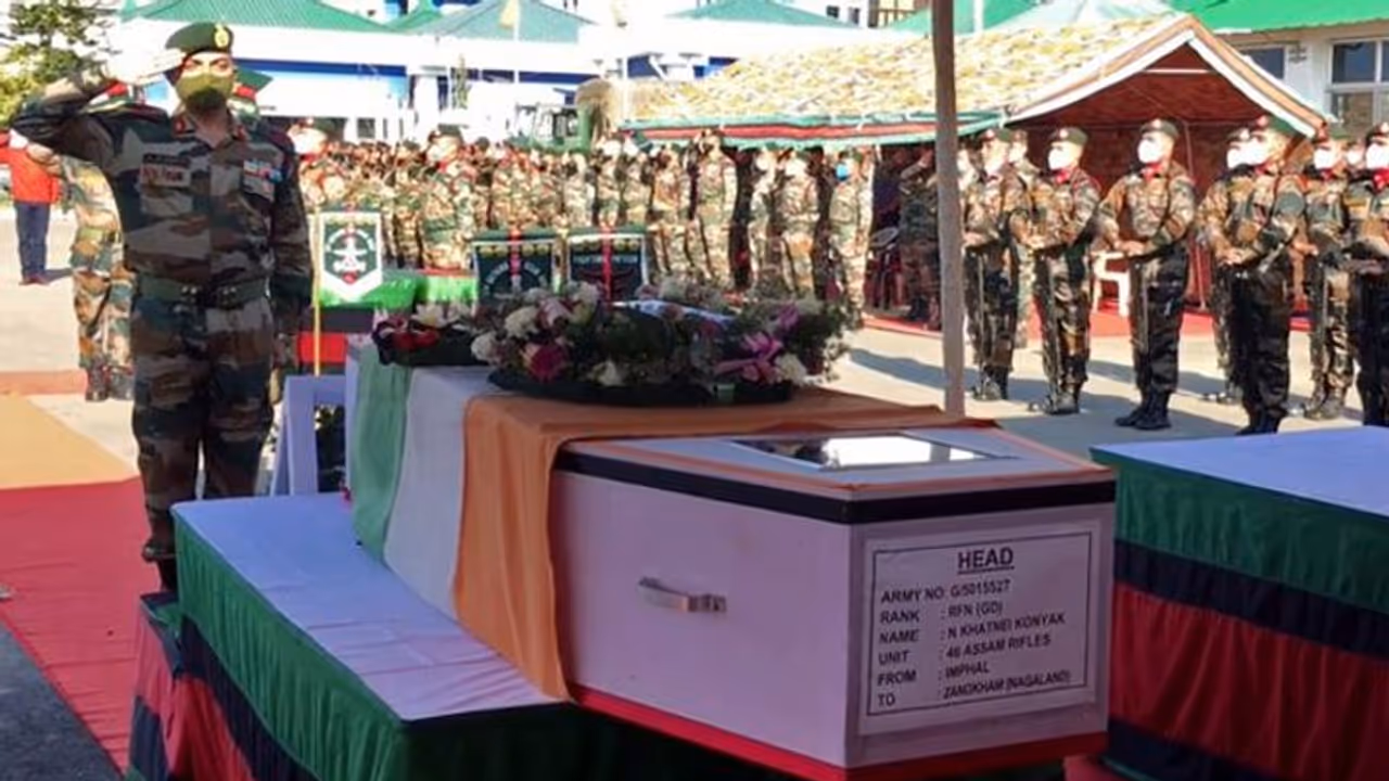 इस पिता से सीखें देशभक्ति: एक बेटा देश के लिए शहीद, अंतिम संस्कार में ही कहा दूसरा बेटा दुश्मनों से लड़ेगा