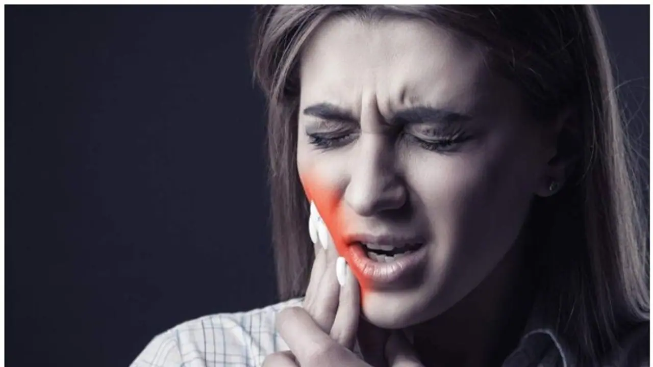 வெறும் 30 நொடிகளில் பல் வலி நீங்கணுமா? வலி நிவாரணம் கிடைக்க இந்த ஒரு டிப்ஸ் போதும்.. வெறும் 30 நொடிகளில் பல் வலி நீங்கணுமா? வலி நிவாரணம் கிடைக்க இந்த ஒரு டிப்ஸ் போதும்..