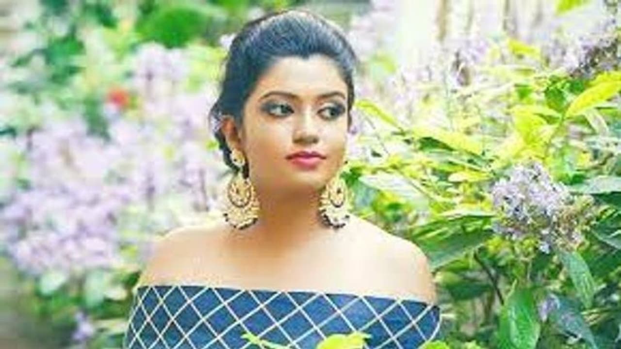 Serial actress Roshni | ரசிகர்களிடம் மன்னிப்பு கேட்ட பாரதி கண்ணம்மா ரோஷினி ; வீடியோ உள்ளே!! Serial actress Roshni | ரசிகர்களிடம் மன்னிப்பு கேட்ட பாரதி கண்ணம்மா ரோஷினி ; வீடியோ உள்ளே!!