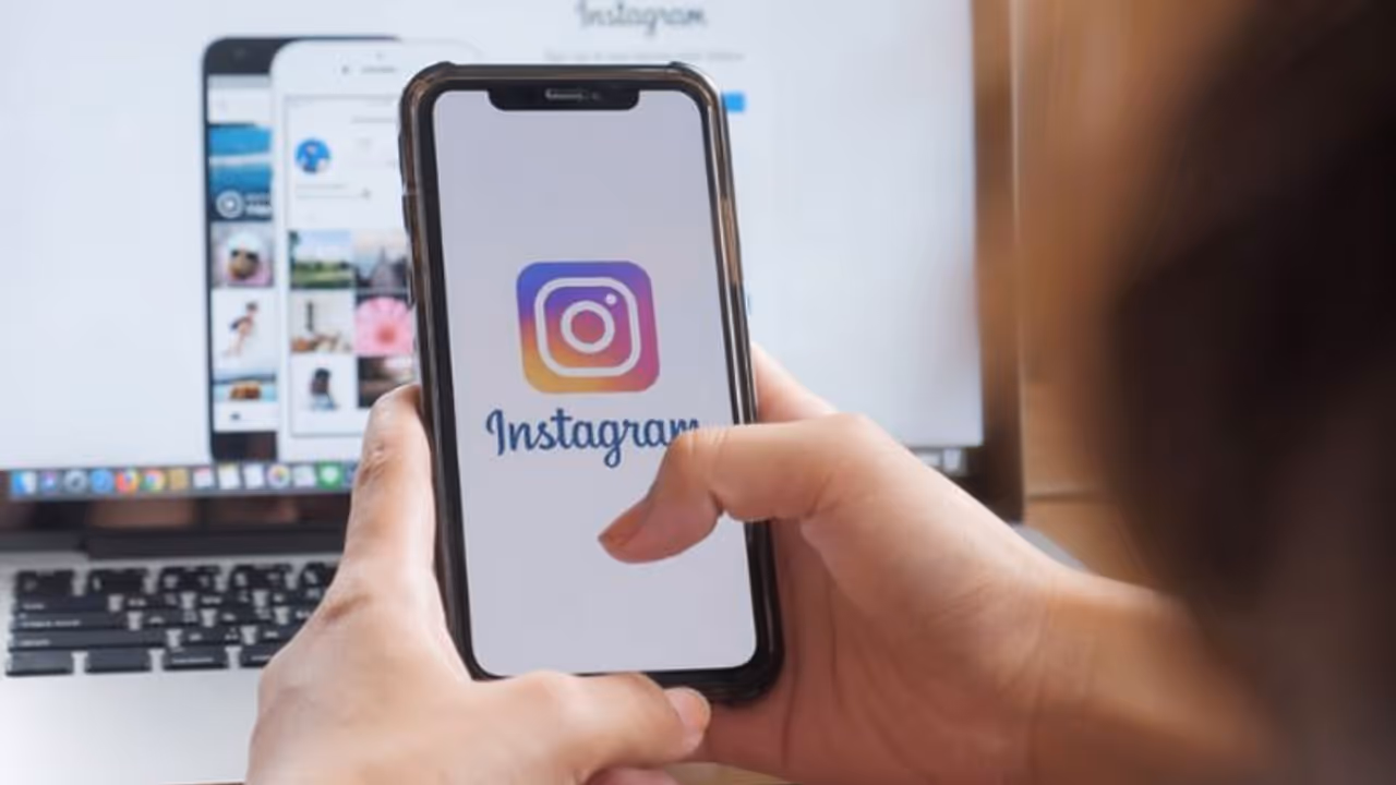 Instagram पर फर्जी अकाउंट पर लगेगी लगाम, जल्द आ रहा वीडियो वेरिफिकेशन फ़ीचर्स, ऐसे करेगा काम Instagram पर फर्जी अकाउंट पर लगेगी लगाम, जल्द आ रहा वीडियो वेरिफिकेशन फ़ीचर्स, ऐसे करेगा काम