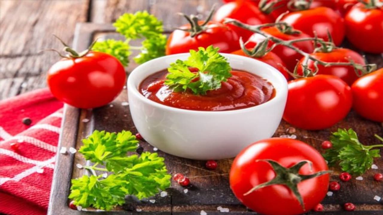 Tomato Price: পেট্রোলের সঙ্গে তুলনা টোমেটোর, আগামী দিনে আরও দাম বাড়বে বলে আশঙ্কা Tomato Price: পেট্রোলের সঙ্গে তুলনা টোমেটোর, আগামী দিনে আরও দাম বাড়বে বলে আশঙ্কা