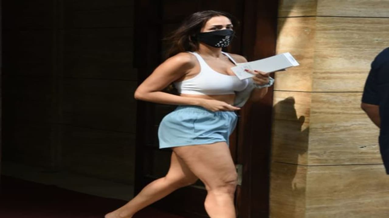 இந்தியர்கள் பகலில் பெண்களை வணங்குவார்கள்... இரவில் பாலியல் துன்புறுத்துவார்கள்... பிரபல நடிகர் சர்ச்சை பேச்சு! இந்தியர்கள் பகலில் பெண்களை வணங்குவார்கள்... இரவில் பாலியல் துன்புறுத்துவார்கள்... பிரபல நடிகர் சர்ச்சை பேச்சு!