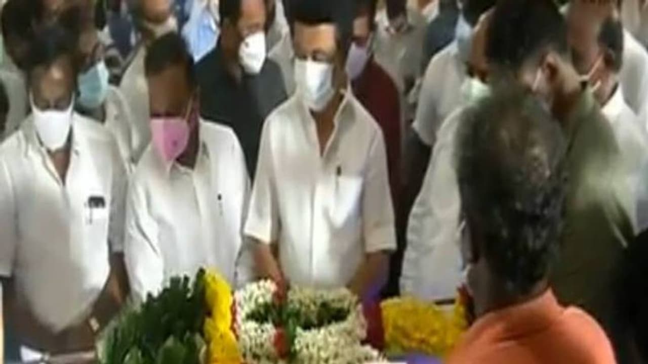 Manohar | மறைந்த நடிகர் ஆர்.என்.ஆர்.மனோகர் உடலுக்கு முதலமைச்சர் ஸ்டாலின் அஞ்சலி!! Manohar | மறைந்த நடிகர் ஆர்.என்.ஆர்.மனோகர் உடலுக்கு முதலமைச்சர் ஸ்டாலின் அஞ்சலி!!