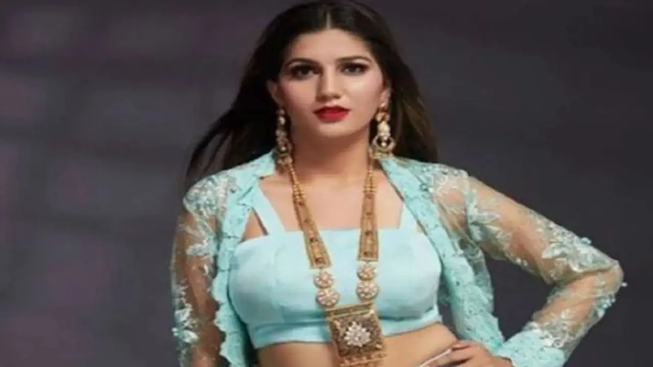 Bigg Boss 11's Sapna Chaudhary in trouble; Lucknow court issues arrest warrant against dancer Bigg Boss 11's Sapna Chaudhary in trouble; Lucknow court issues arrest warrant against dancer