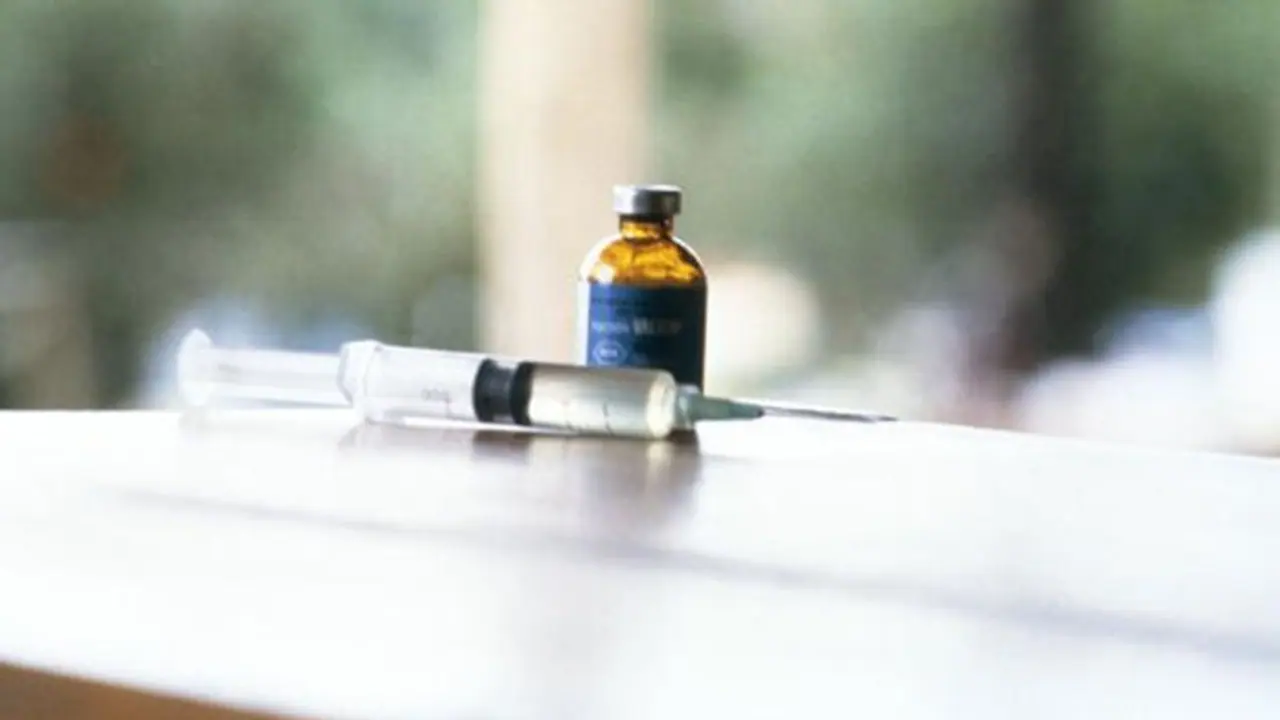 30 Madhya Pradesh school children vaccinated with one syringe, probe ordered 30 Madhya Pradesh school children vaccinated with one syringe, probe ordered