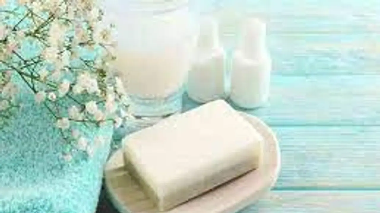 FMCG Price Hike বেড়েছে সংস্থার অন্তবর্তী খরচ,তাই দাম বাড়ছে ডিটারজেন্ট ও গায়ে মাখার সাবানের FMCG Price Hike বেড়েছে সংস্থার অন্তবর্তী খরচ,তাই দাম বাড়ছে ডিটারজেন্ট ও গায়ে মাখার সাবানের