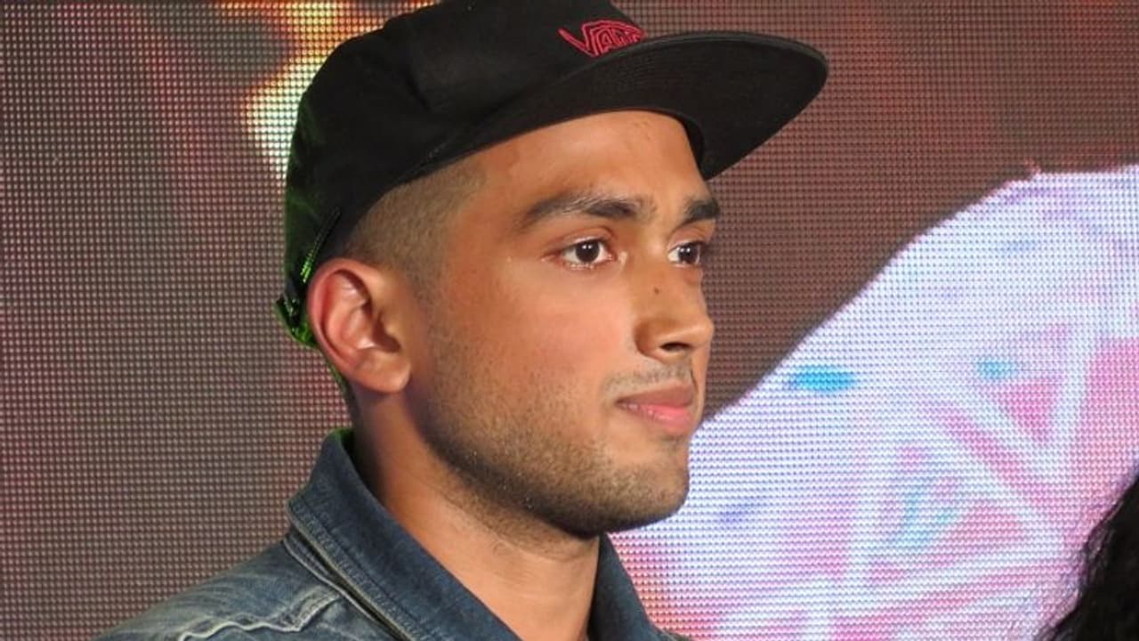 നിര്മ്മാതാക്കള് ബില് തുക നല്കിയില്ല; കാളിദാസ് ജയറാം അടക്കമുള്ളവരെ മൂന്നാറിലെ ഹോട്ടലില് തടഞ്ഞുവച്ചു നിര്മ്മാതാക്കള് ബില് തുക നല്കിയില്ല; കാളിദാസ് ജയറാം അടക്കമുള്ളവരെ മൂന്നാറിലെ ഹോട്ടലില് തടഞ്ഞുവച്ചു