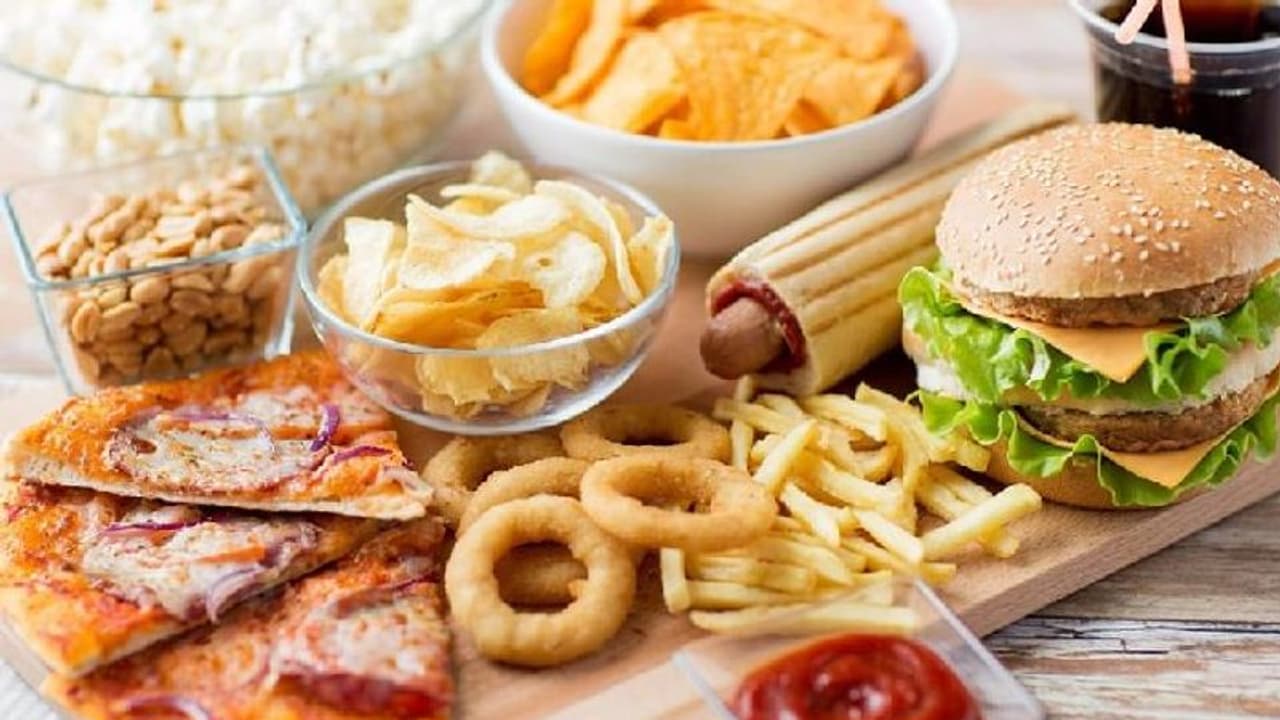 നോമ്പുകാലത്ത് കഴിയുന്നതും ഈ ഭക്ഷണ പാനീയങ്ങള്‍ ഒഴിവാക്കുക...