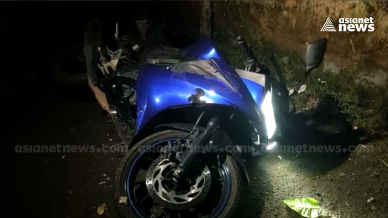 ആലപ്പുഴയിൽ സ്ഫോടക വസ്തു പൊട്ടിത്തെറിച്ച് ഒരാൾ കൊല്ലപ്പെട്ടു; ഗുണ്ടാ സംഘങ്ങളുടെ ഏറ്റുമുട്ടലെന്ന് സംശയം ആലപ്പുഴയിൽ സ്ഫോടക വസ്തു പൊട്ടിത്തെറിച്ച് ഒരാൾ കൊല്ലപ്പെട്ടു; ഗുണ്ടാ സംഘങ്ങളുടെ ഏറ്റുമുട്ടലെന്ന് സംശയം