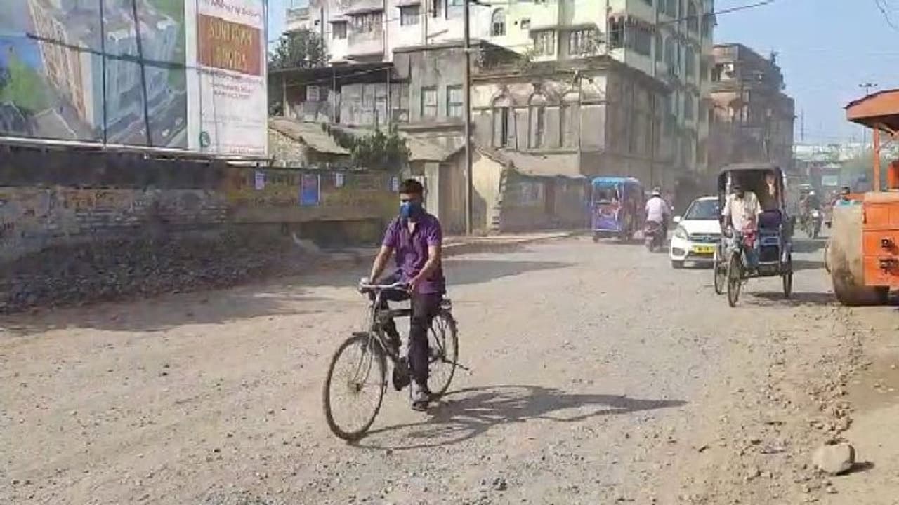 Road Condition ১৭ কিমি ভাঙা রাস্তা,রাজ চক্রবর্তীর অনুরোধে উদ্যোগ মমতা বন্দ্যোপাধ্যায়ের Road Condition ১৭ কিমি ভাঙা রাস্তা,রাজ চক্রবর্তীর অনুরোধে উদ্যোগ মমতা বন্দ্যোপাধ্যায়ের